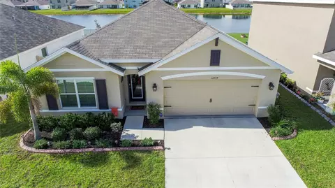 16739 Sunburst Lake St, Wimauma, FL 33598