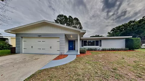 1329 Whispering Pines Dr, Clearwater, FL 33764