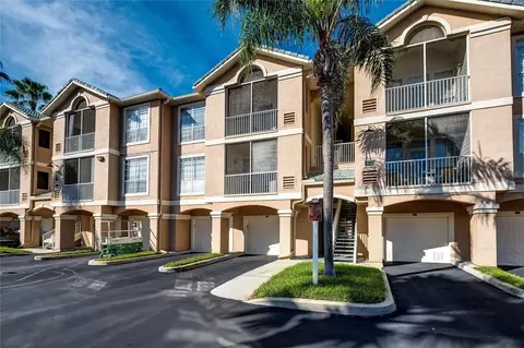 3207 Bay Club Cir, Tampa, FL 33607