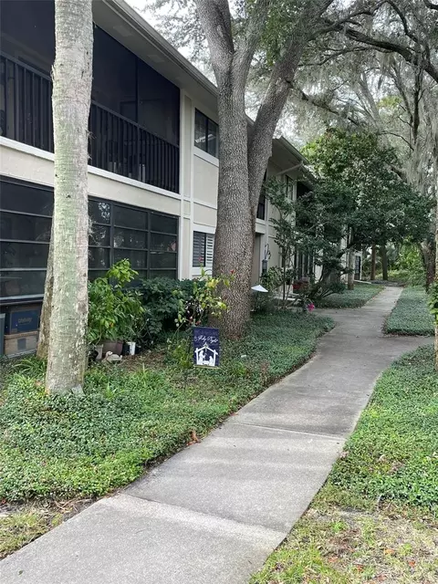 6010 Laketree Ln #L, Temple Terrace, FL 33617