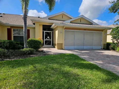 1247 Corinth Greens Dr, Sun City Center, FL 33573