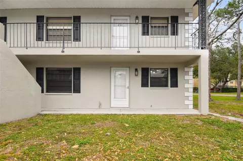 101 Lake Ave NE #101, Largo, FL 33771