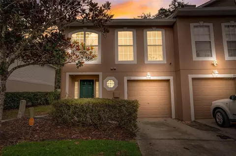 9950 Ashburn Lake Dr, Tampa, FL 33610