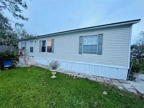 913 NW 8th St, Mulberry, FL 33860