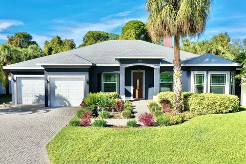 2795 Bethel Ct S, Saint Petersburg, FL 33712