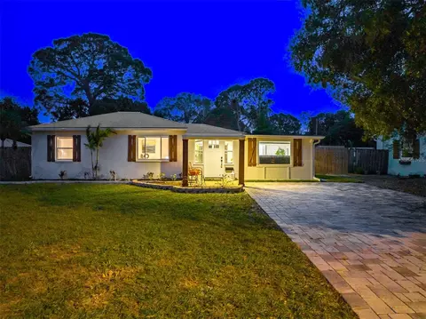 1548 Canterbury Rd N, Saint Petersburg, FL 33710