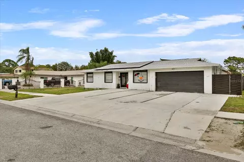 7515 Meadow Dr, Tampa, FL 33634