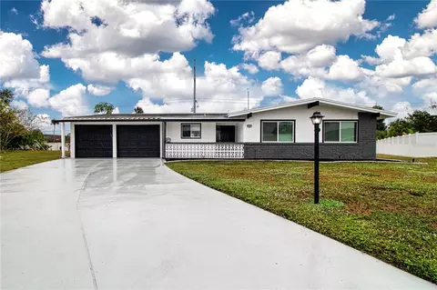 701 Brannen Cir, Sun City Center, FL 33573