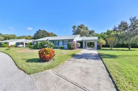 1809 Foxhunt Dr #B, Sun City Center, FL 33573