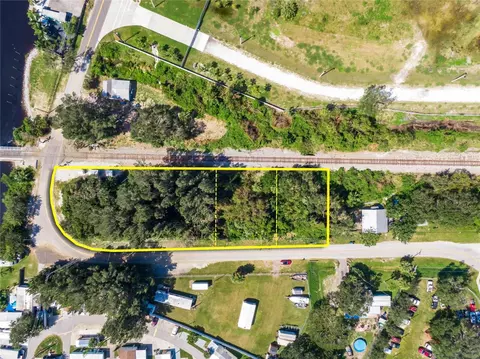 801 Woodland Estates Ave, Ruskin, FL 33570