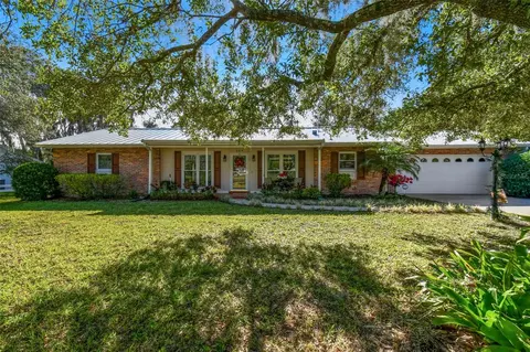 409 Brentwood Dr, Temple Terrace, FL 33617