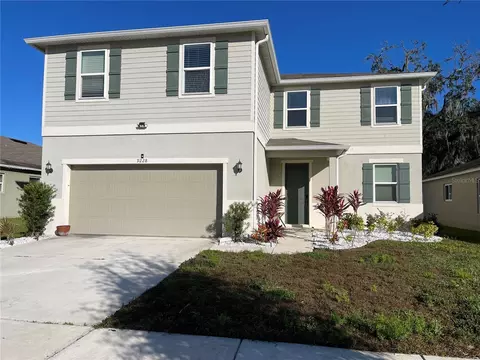 9228 Freedom Hill Dr, Seffner, FL 33584