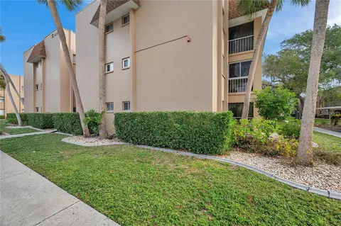 1520 Glen Oaks Dr E #244, Sarasota, FL 34232