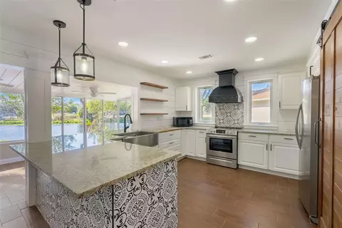 5114 Stonehaven Ct, Tampa, FL 33624