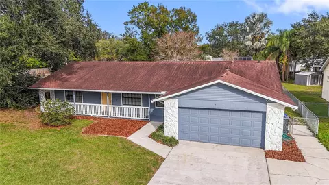 614 Hickory Lake Dr, Brandon, FL 33511