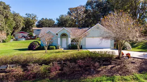 10820 Hilldale Dr, Dade City, FL 33525