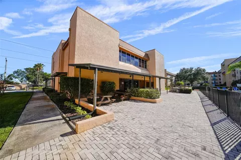 5820 N Church Ave #245, Tampa, FL 33614