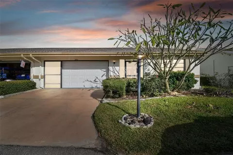 2004 Hereford Dr, Sun City Center, FL 33573