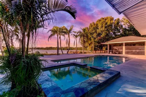 732 N Highland Ave, Tarpon Springs, FL 34688