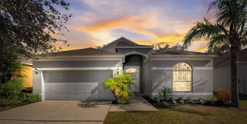 305 Laguna Mill Dr, Ruskin, FL 33570