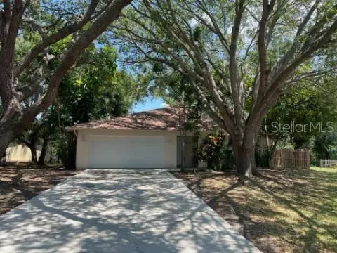 4220 King Richard Ct, Sarasota, FL 34232