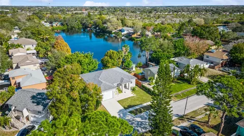 1210 Castleworks Ln, Tarpon Springs, FL 34689