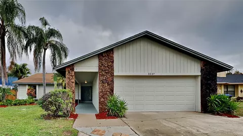 3227 Burlington Dr, Orlando, FL 32837