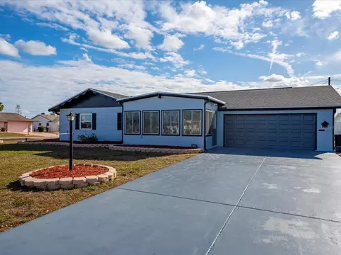 702 Torrey Pines Ave, Sun City Center, FL 33573
