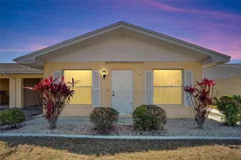 1008 Burbank Ct, Sun City Center, FL 33573