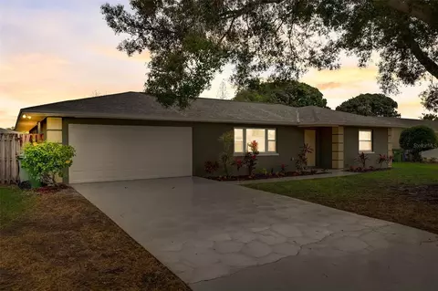 2315 35th St W, Bradenton, FL 34205