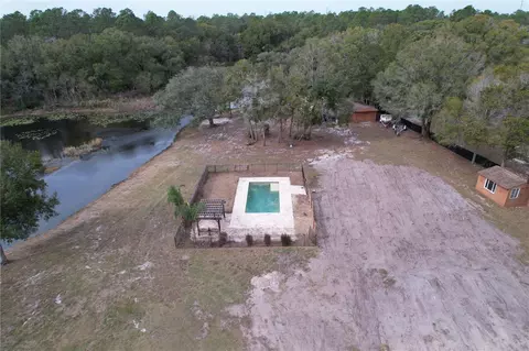 18904 Merry Ln, Lutz, FL 33548