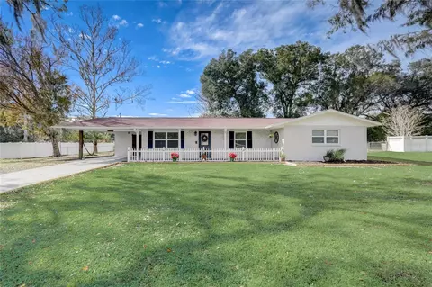 11919 Orangewood Dr, Dade City, FL 33525