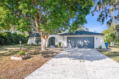 3041 Waterfall Dr, Spring Hill, FL 34608