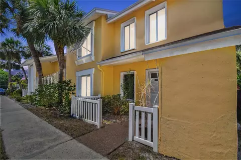 3540 42nd St S #D, Saint Petersburg, FL 33711
