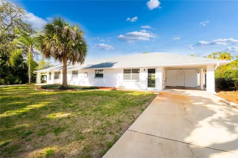 5525 Queens Ln, New Port Richey, FL 34652