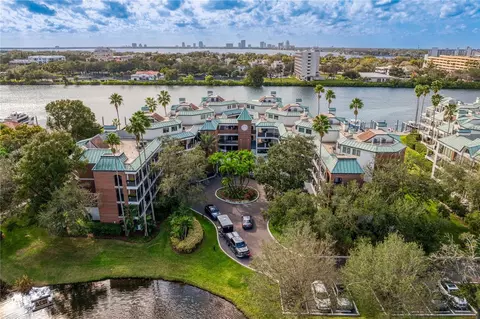 921 Seddon Cove Way, Tampa, FL 33602