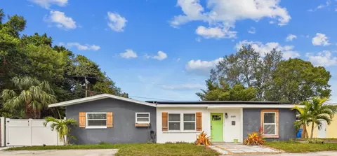 4149 Bluefish Dr SE, Saint Petersburg, FL 33705