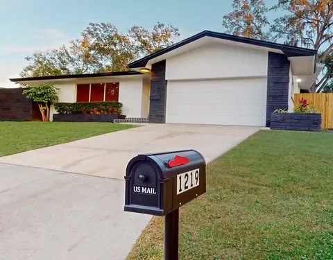 1219 Kapok Kove Cir, Clearwater, FL 33759