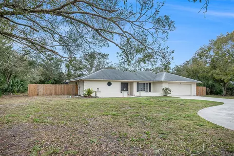 1323 Guardian Dr, Venice, FL 34292
