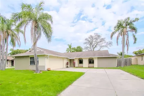 11122 Island Pine Dr, Port Richey, FL 34668