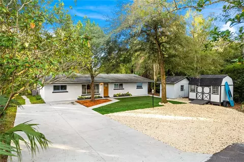17913 Crooked Ln, Lutz, FL 33548
