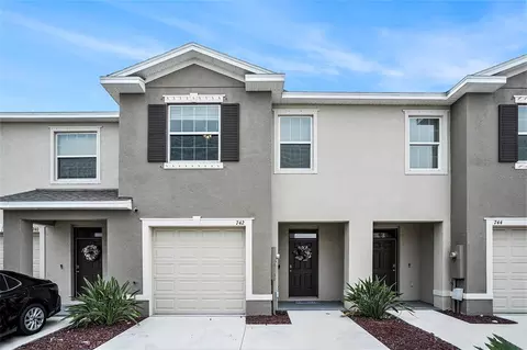 742 Barclay Wood Dr, Ruskin, FL 33570