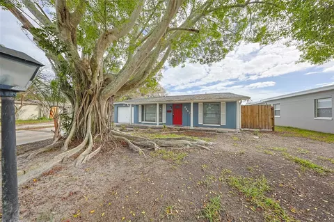 8457 Tobay Rd N, Saint Petersburg, FL 33702
