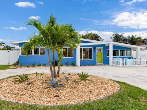 745 Pruitt Dr, Madeira Beach, FL 33708