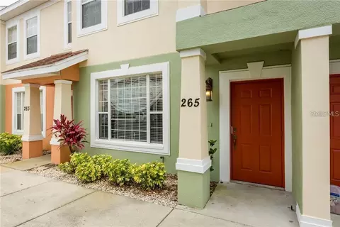 265 Alexander Woods Dr, Plant City, FL 33563