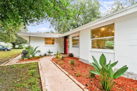 909 Eastwood Dr, Brandon, FL 33511