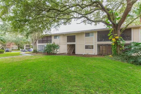 6014 Laketree Ln #E, Temple Terrace, FL 33617