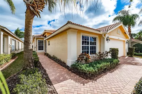 15762 Crystal Waters Dr, Wimauma, FL 33598