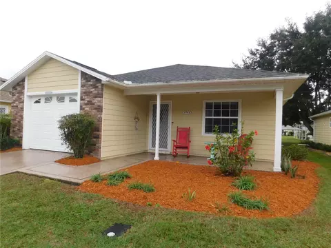 5741 Yorkshire Dr, Zephyrhills, FL 33542