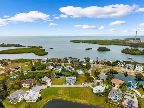Sandpiper Pointe Court, Tarpon Springs, FL 34689